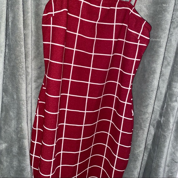 Holiday Bodycon Dress - Picture 4 of 5